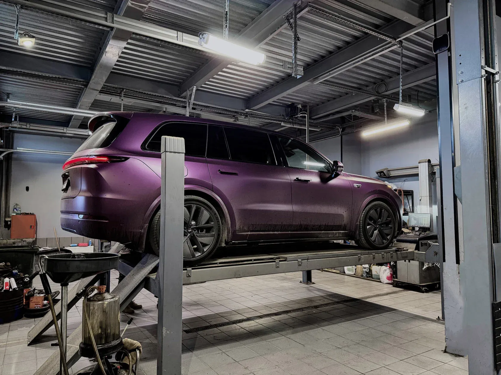 Li L9 в сервисной зоне REVAMP